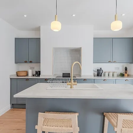 Bella Vista * Whitby