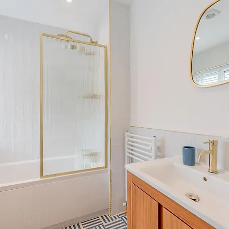 Bella Vista * Whitby