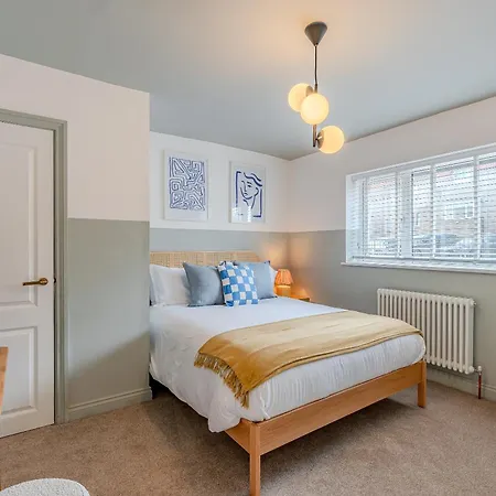 Bella Vista * Whitby