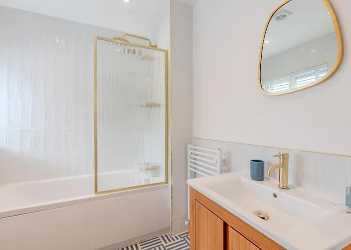 Bella Vista * Whitby