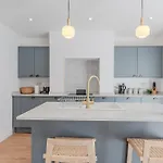 Bella Vista * Γουίτμπι